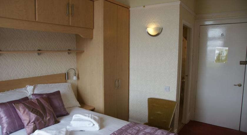 海上航道酒店 (seaways)