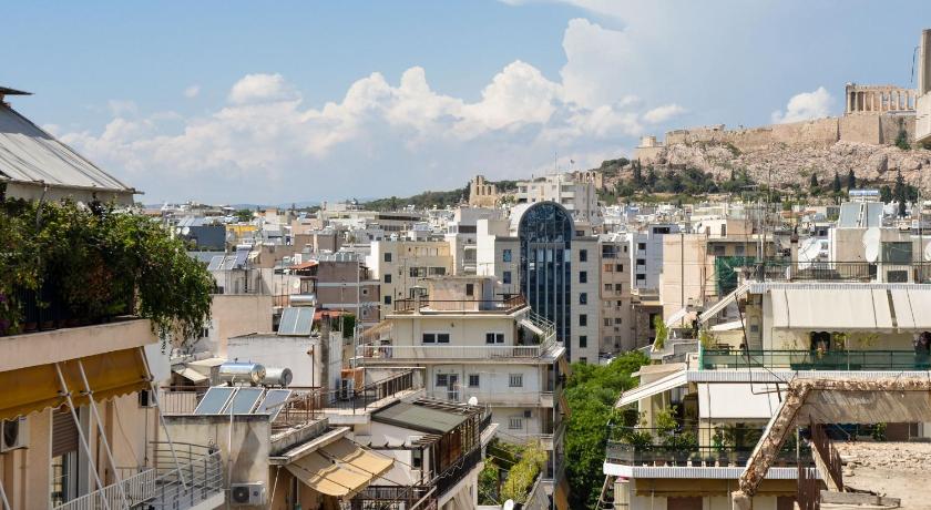 Athen's Balcony view of the Acropolis next metro Fix — Hotel in Athens