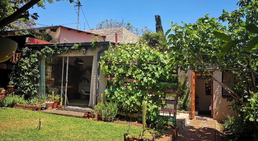 The Secret Garden Cottage Apartment Johannesburg Deals Photos