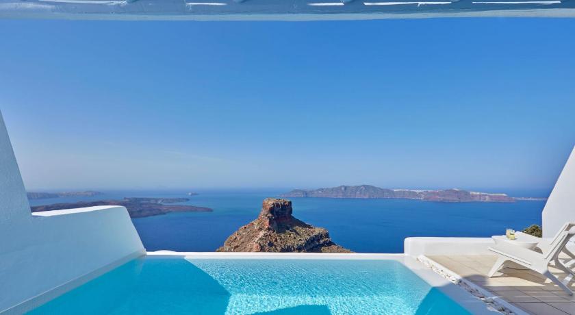 Image of Astra Infinity Pool Suite with Caldera View 3