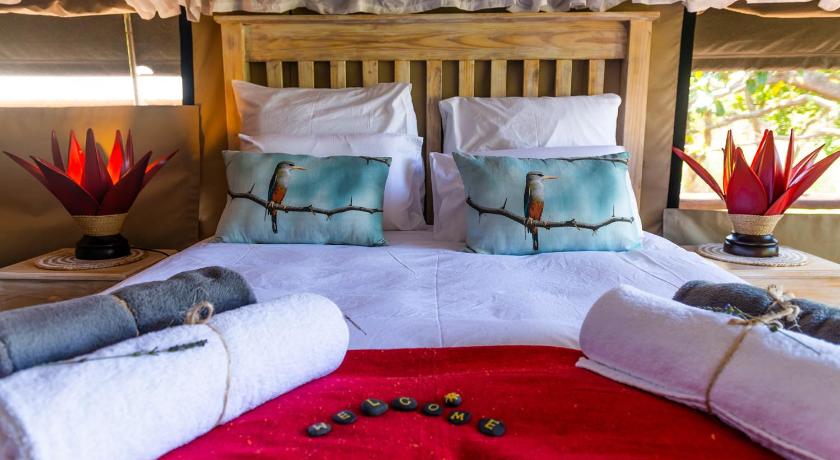 Kingfisher Lakeside Retreat photo