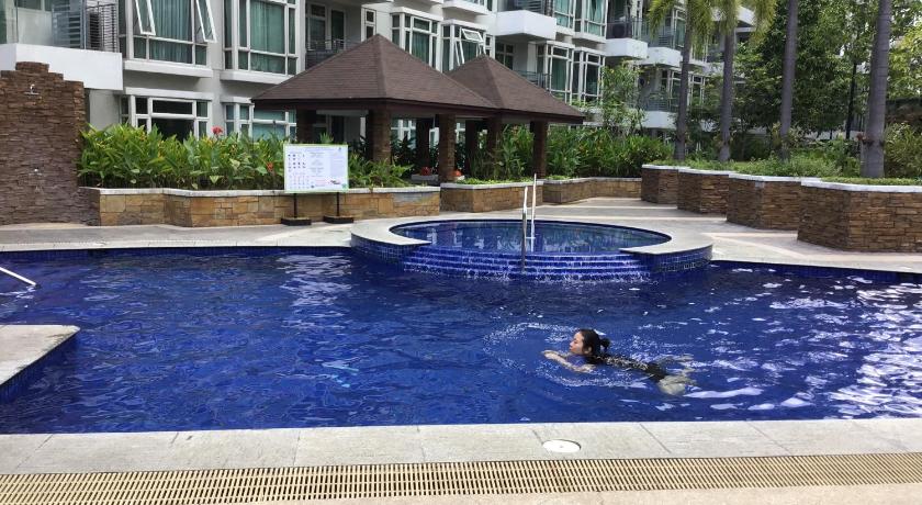Condo at Parkside Villas across the airport photo