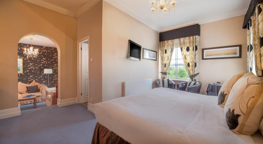 BEST WESTERN New Holmwood Hotel