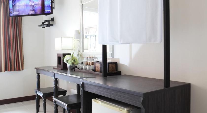 รูปของดีลักซ์ สำหรับ 3 คน (Deluxe Triple Room) 12