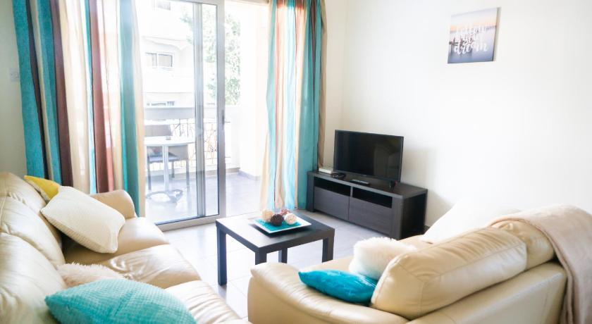 SUN JULZ Apartments on the Beach — Hotel in Paphos
