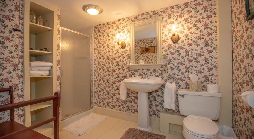 Clark Currier Inn photo