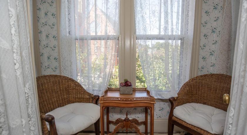 Clark Currier Inn photo