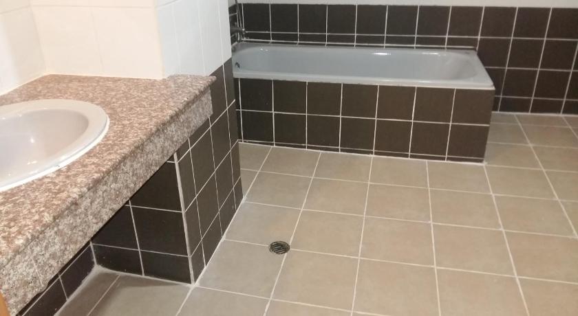 Image of Superior Triple Room 12
