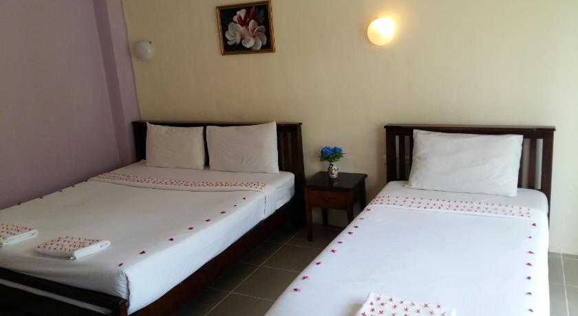 Image of Superior Triple Room 6