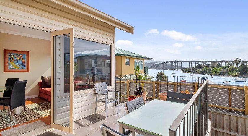 Manfield City Waterfront View Cottage Prices Photos Reviews