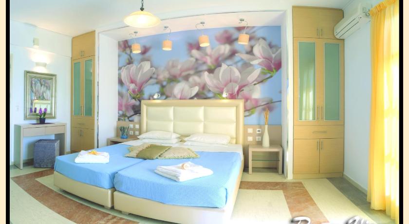 Image of Superior studio with Side Sea View 0