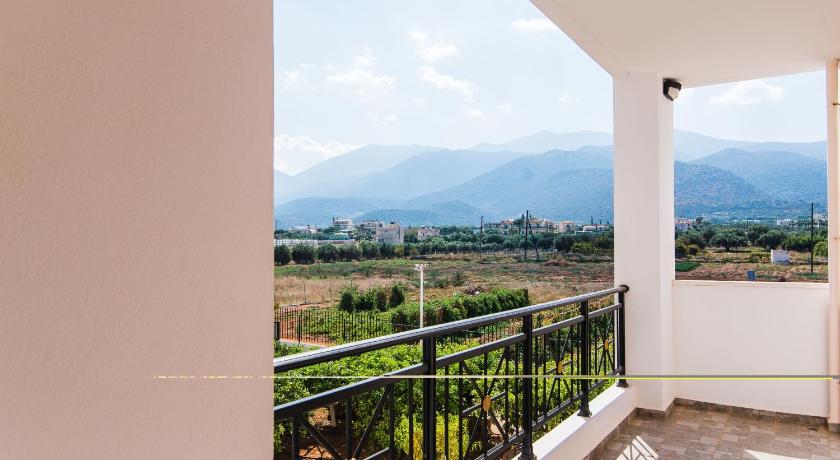 Image of Standard Triple Studio with Garden View 7