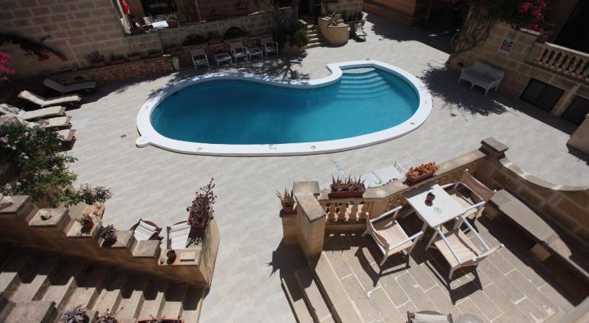 Villa Pedro 2 Bedroom villa with shared pool - image 5