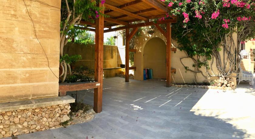 Villa Pedro 2 Bedroom villa with shared pool - image 4