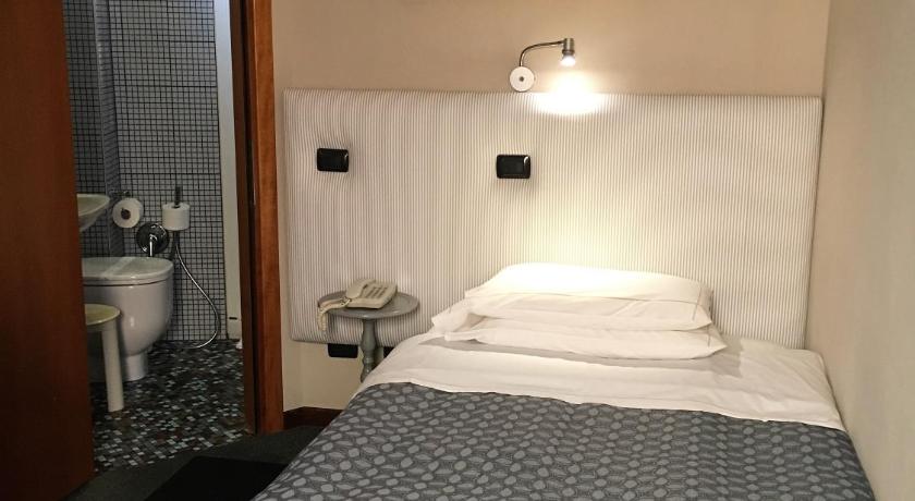 Image of Single Room 5