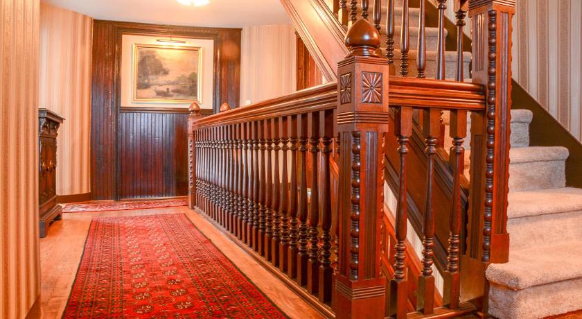 The Towers Bed & Breakfast photo