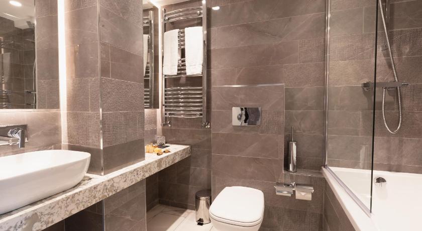 Clarendon Suites photo