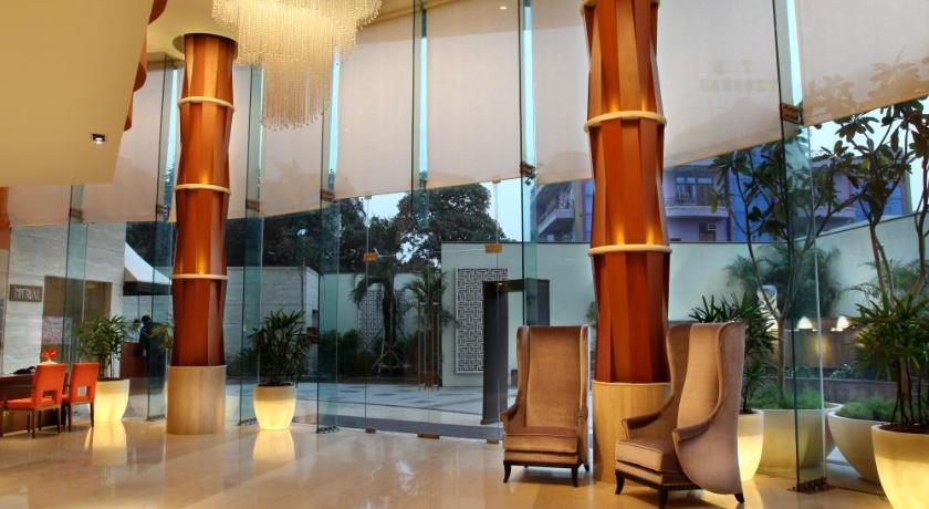 Mahagun Sarovar Portico Suites Hotel