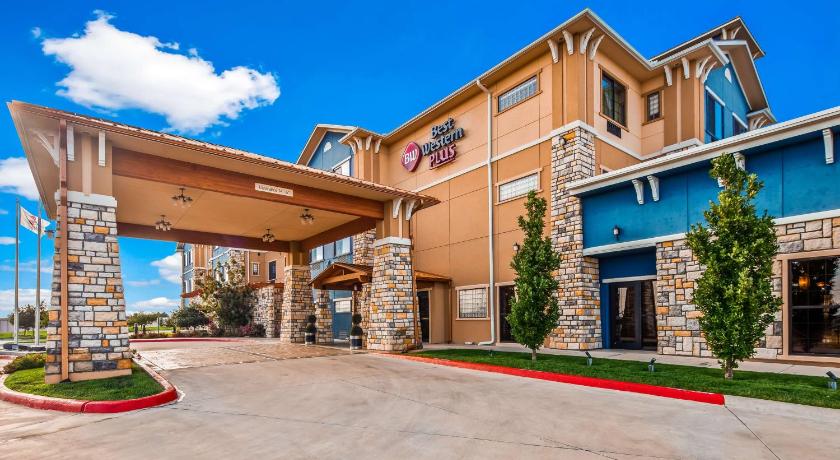 Best Western Plus Emerald Inn and Suites