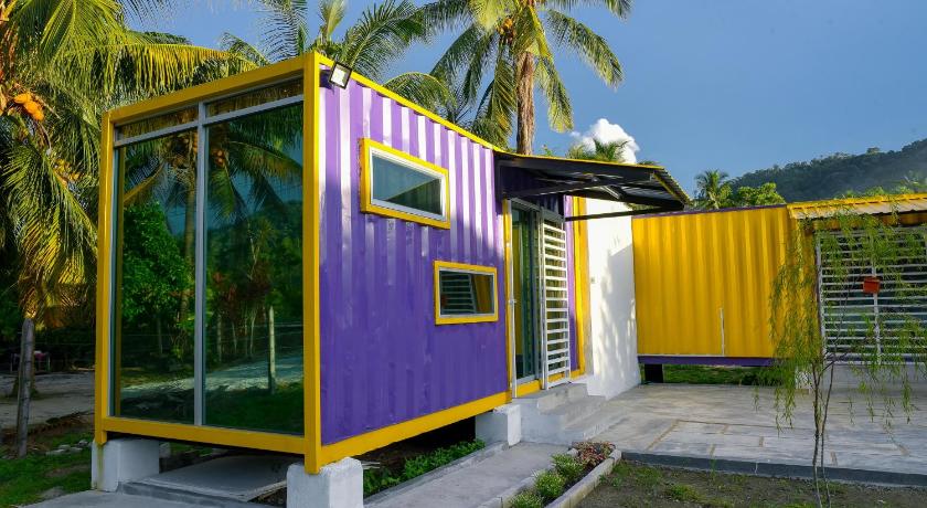 Purple Cube Roomstay Kontena — Hotel in Lumut