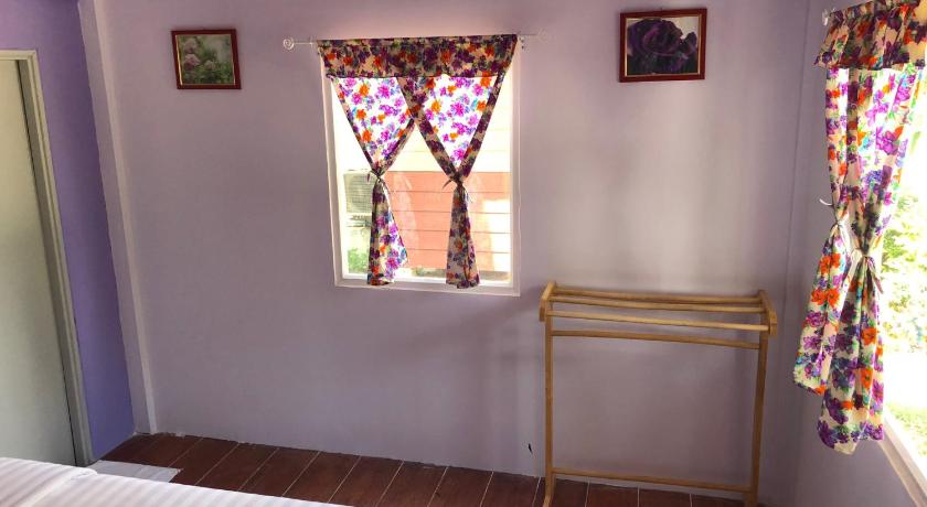 Image of Bungalow with Garden View 12