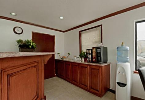 Americas Best Value Inn Sunnyvale image 12