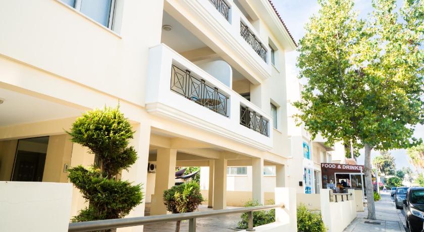 SUN JULZ Apartments on the Beach photo