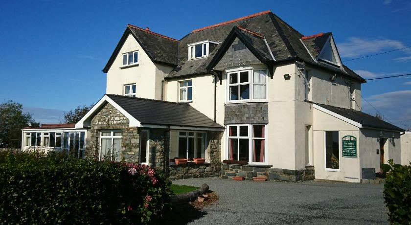 Cadwgan House Hotel