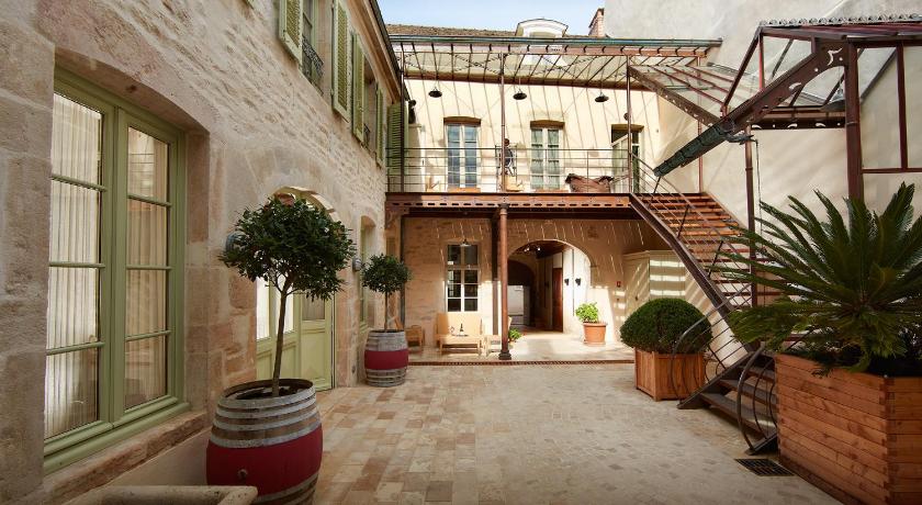 Le Clos Sainte-Marguerite - Chez les Fatien — Hotel in Beaune