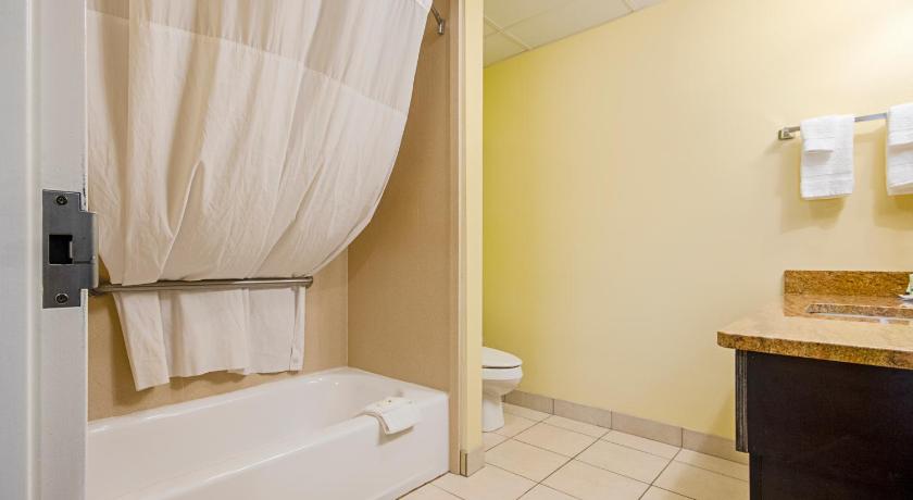 Quality Inn & Suites Glenmont - Albany South