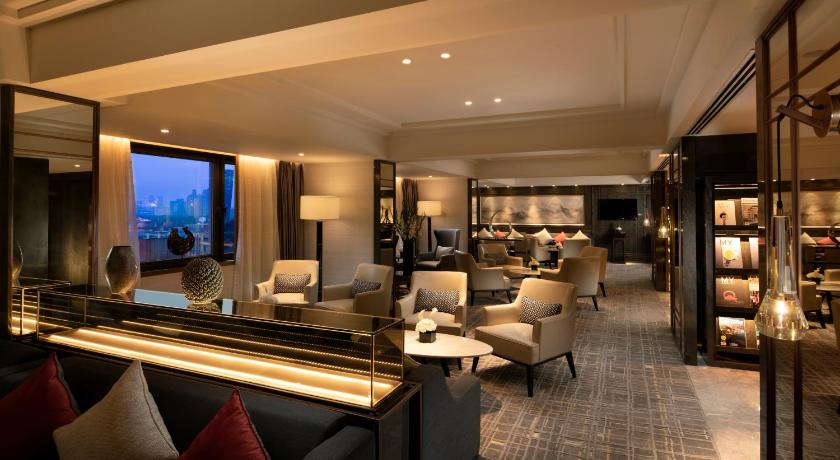 Image of Salon Suite 6