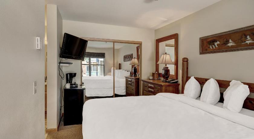 Image of Queen Room 1