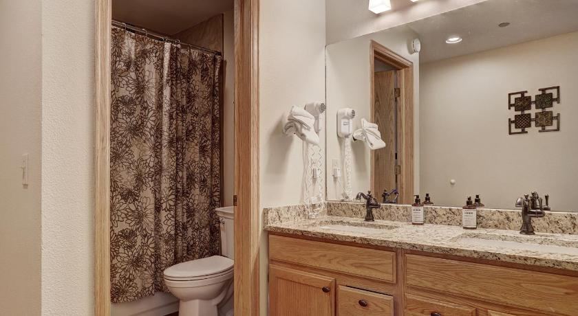 Image of Queen Room 6