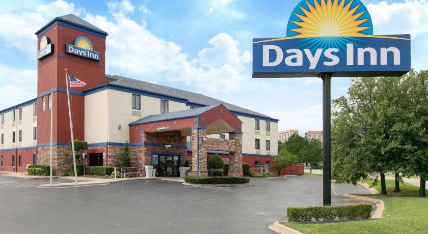 Days Inn by Wyndham Tulsa Central