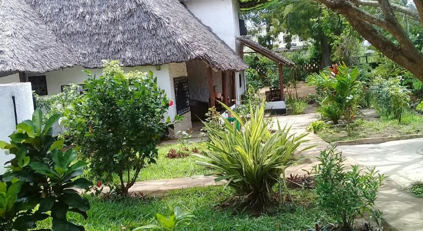 Diani Banda Cottages photo