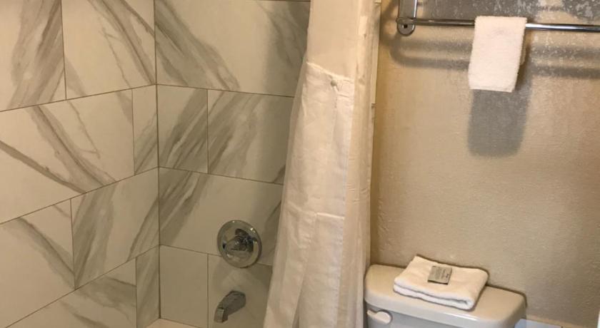 Hometown Inn & Suites photo