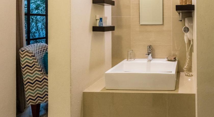 Image of Executive Suite 2