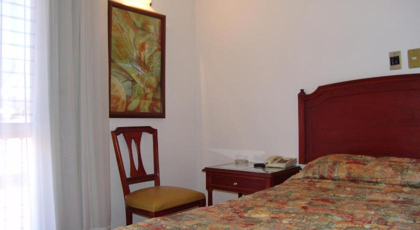 Hotel Posada Arcos in San Juan De Los Lagos - Room Deals