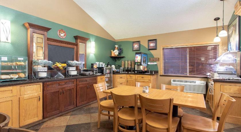 AmericInn by Wyndham Sheboygan photo