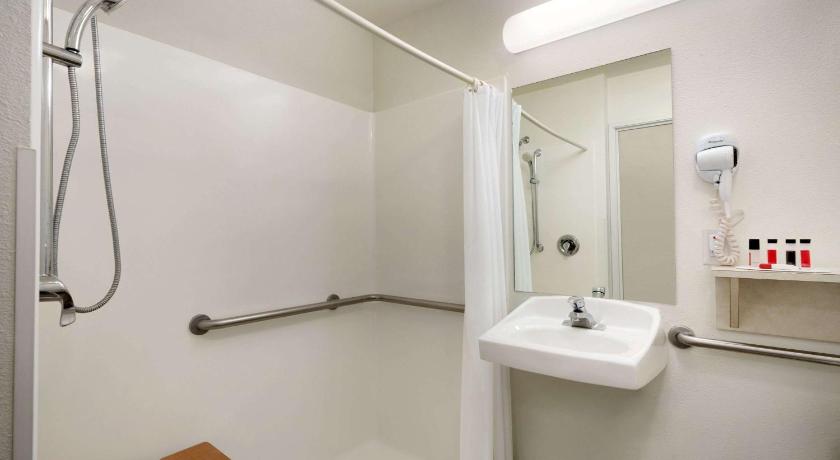 Travelodge by Wyndham Yampa photo