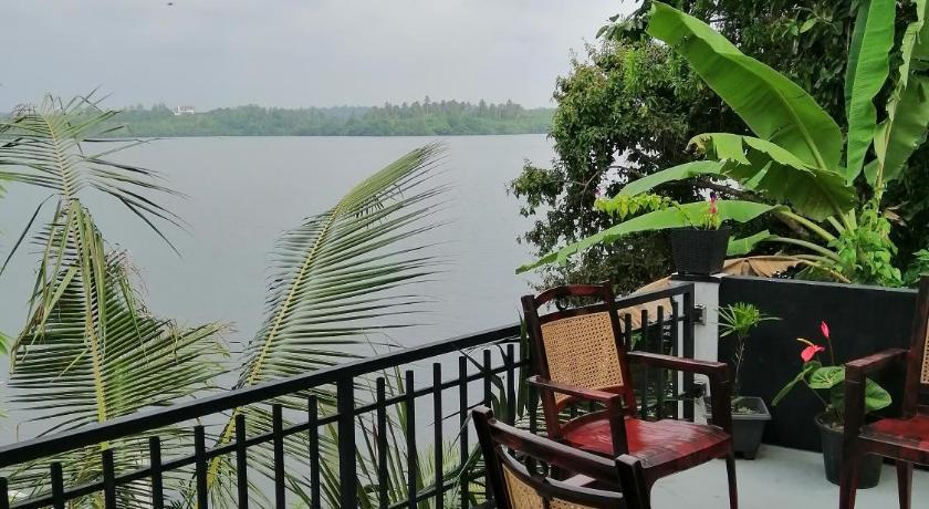 Hikka Lagoon — Hotel in Hikkaduwa