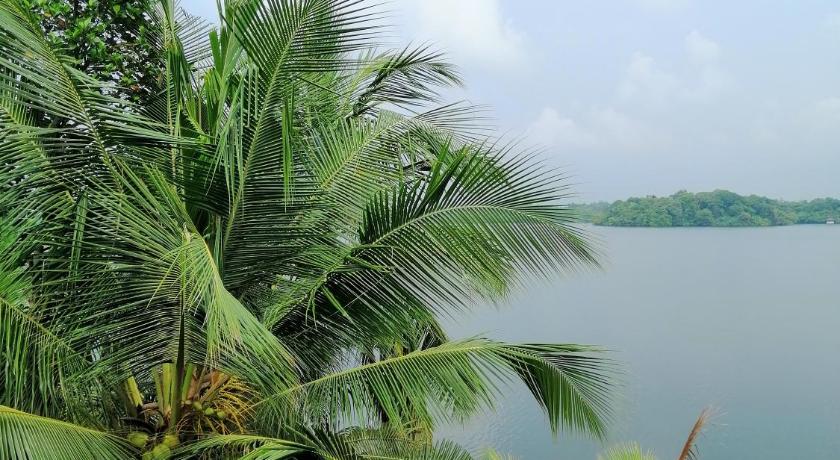 Hikka Lagoon photo