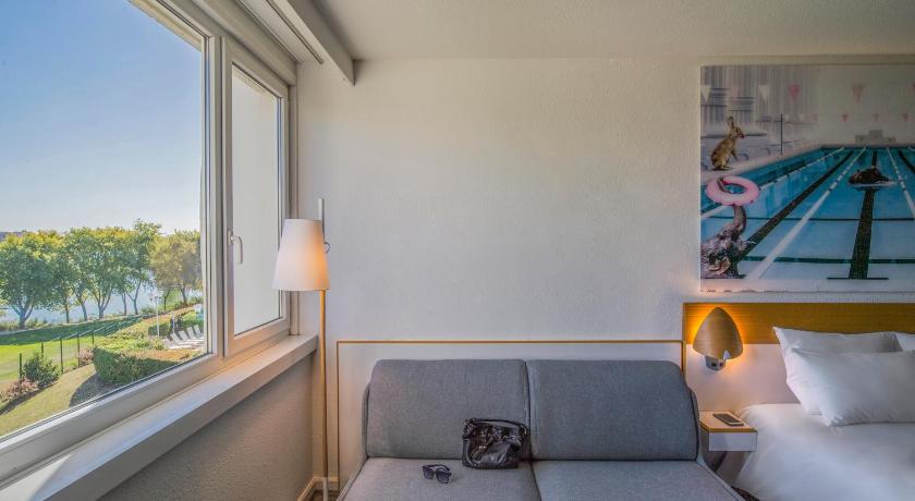 Image of Executive Room, Lake View - 1 Double Bed And 1 Single Sofa Bed 3