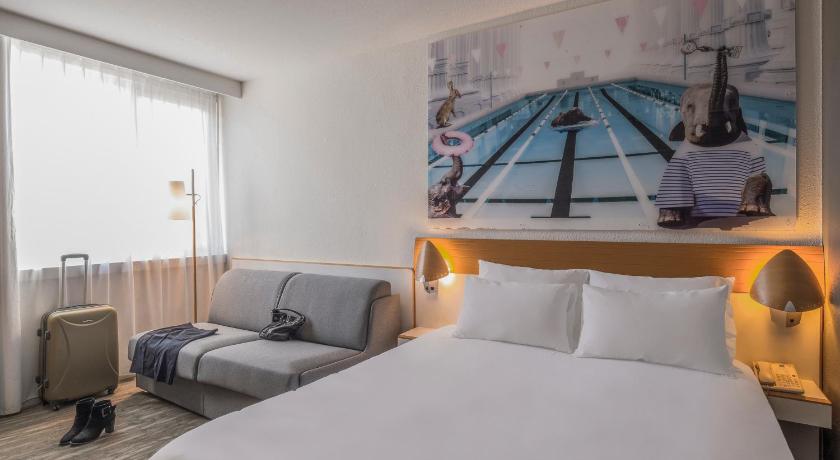 Image of Classic Room - 1 double bed and 1 two person so fa bed 5