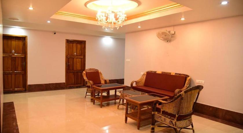 Hotel Chembiyan photo