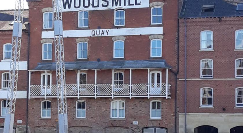 Riverside Apartment York photo
