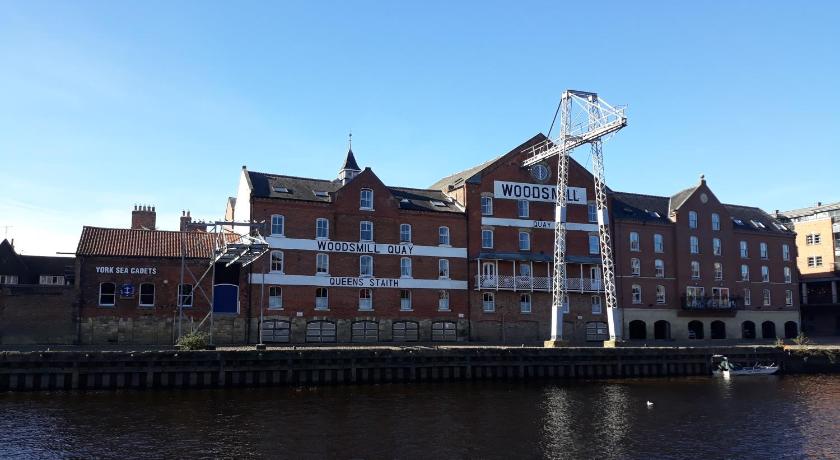 Riverside Apartment York — Hotel in York
