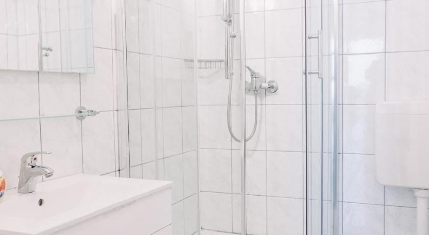 Image of Apartment with Terrace and Two Single Beds EG 03 2