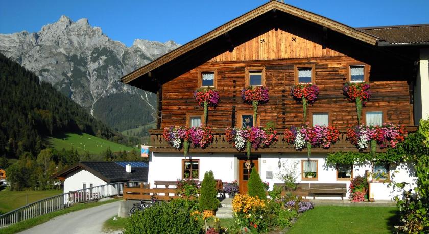 Ferienhaus Hochhausl — Hotel in Werfenweng