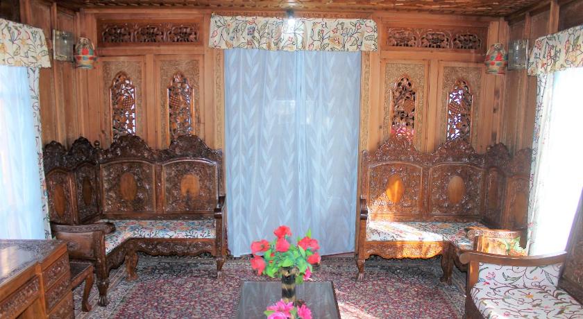Iram Houseboats photo